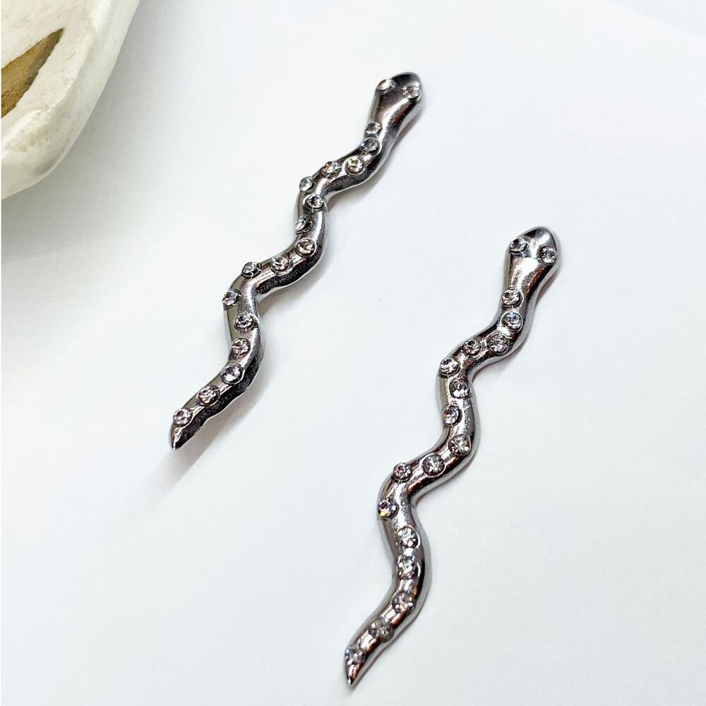 NEW Silver Snake Rhinestone Earrings - Picture 5 of 15